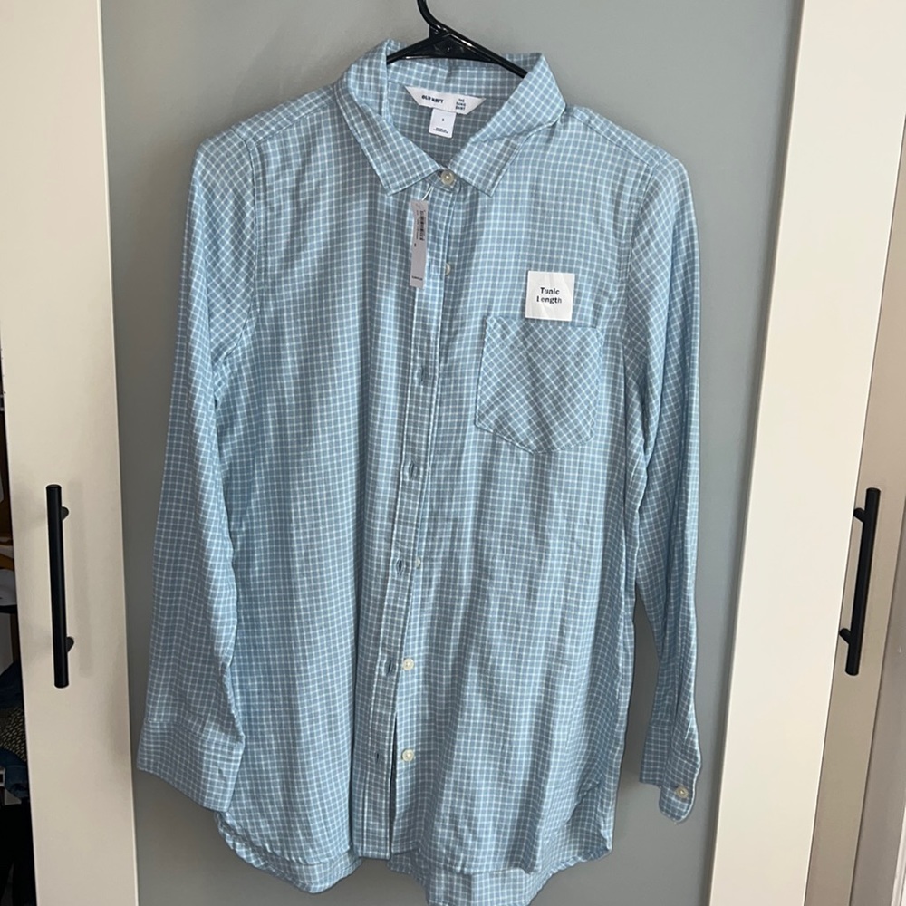 BNWT Old Navy Button Down Size Small